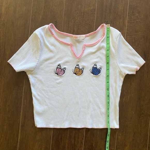 Romwe White Pink Trim Butterfly Notch Neck Tee Small - Picture 8 of 10